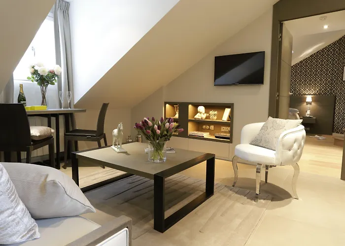 Roi De Sicile - Rivoli מלון דירות 4*