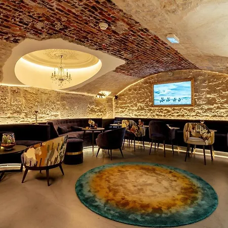 Hotel apartamentowy Roi De Sicile - Rivoli -- Luxury Paryż