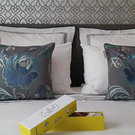 Roi De Sicile - Rivoli -- Luxury